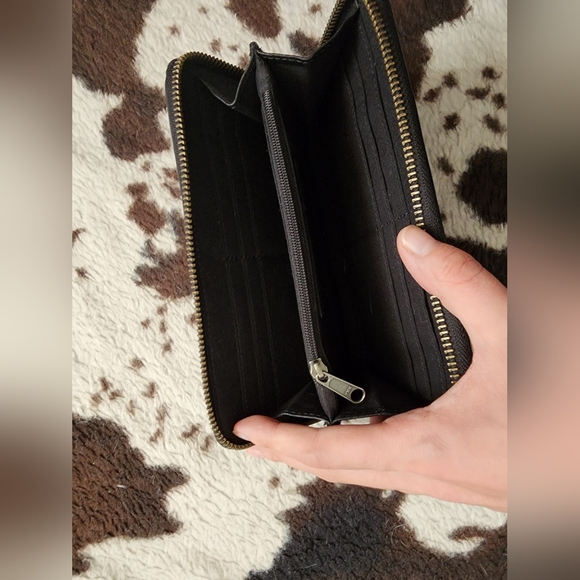 "IDYLLWIND" WOMEN'S LEATHER STEER WALLET - BLACK - Picture 2 of 5